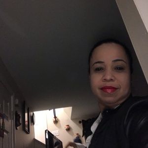 Meet your Posher, Idalia